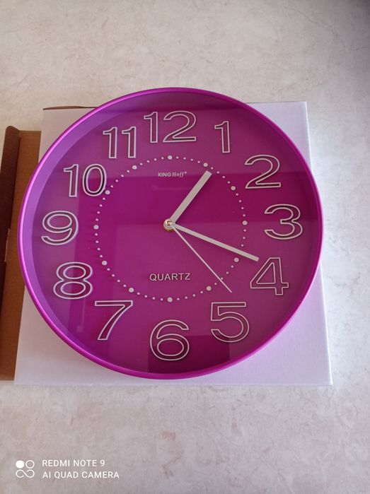 Zegar ścienny do pokoju 30 cm fuksja