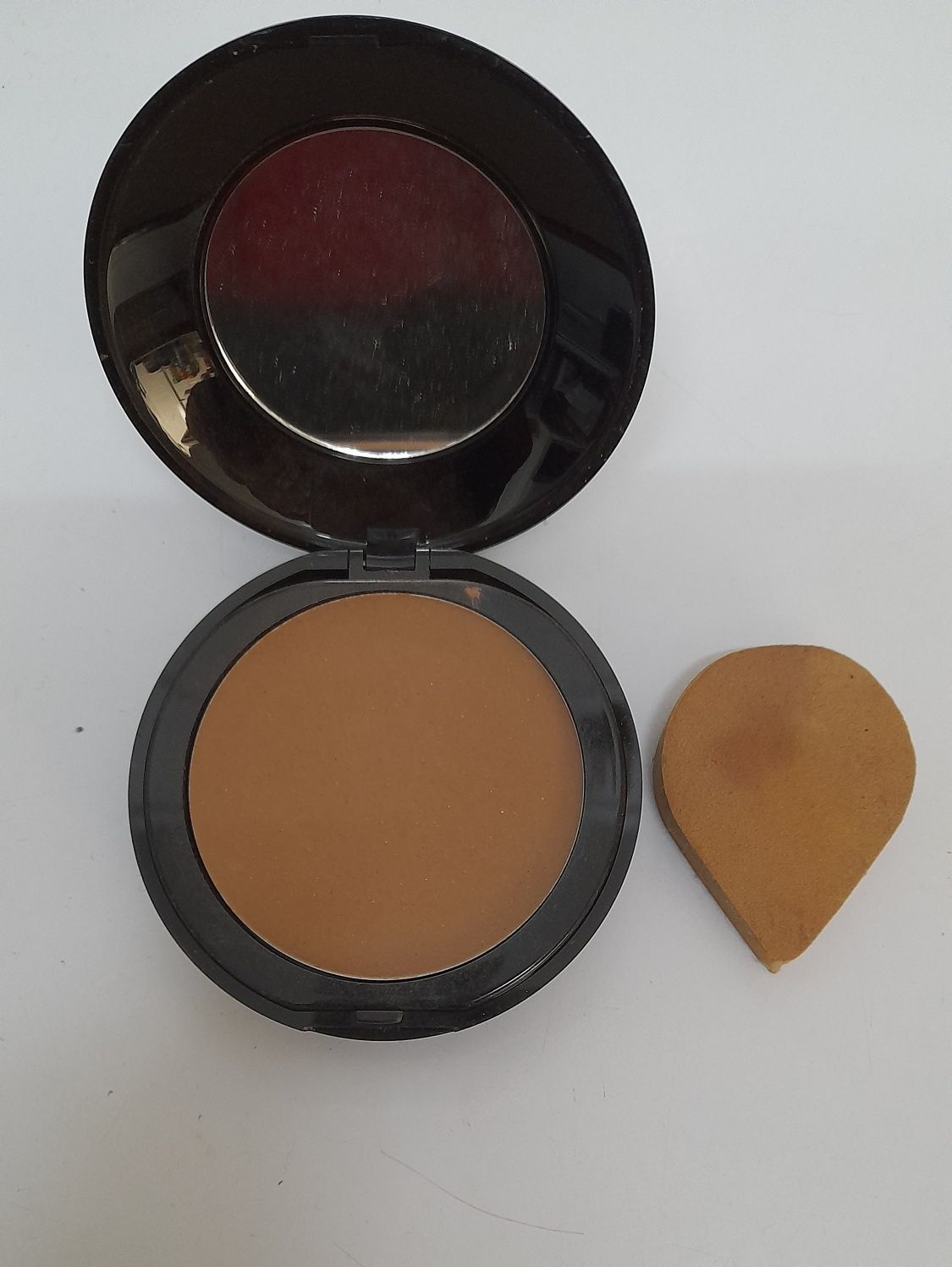 Base em pó uniformizante Wet&Dry da Wicon Cosmetics