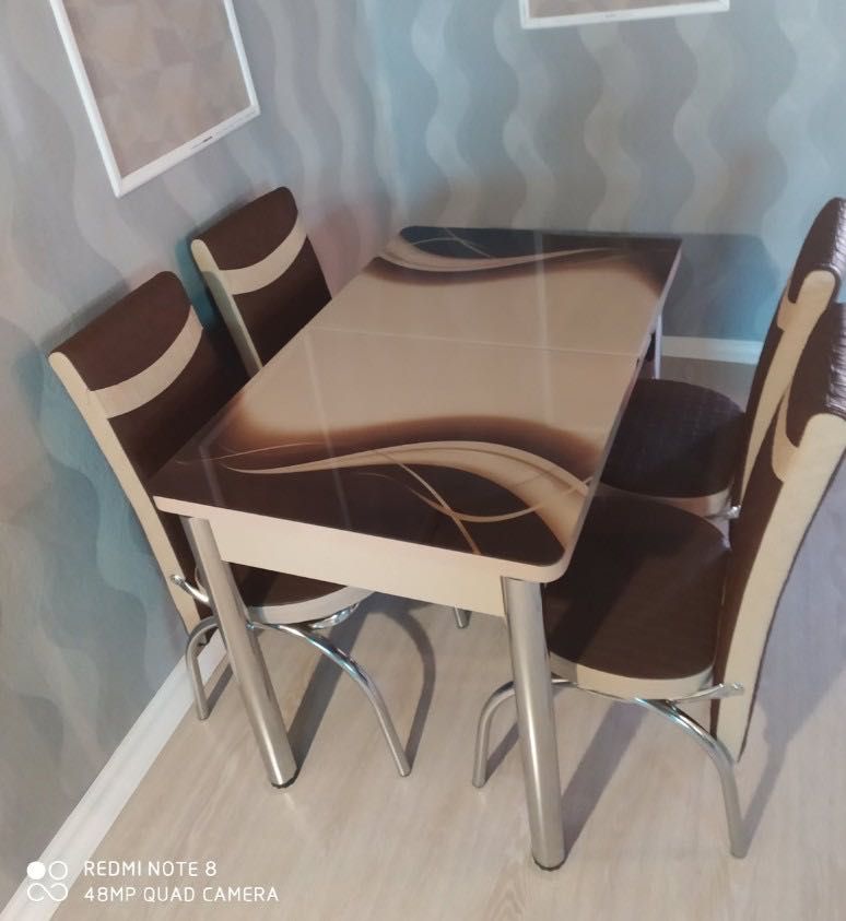 Обеденный раскладной кухонный стол с  и стулья Обідній кухонний стіл