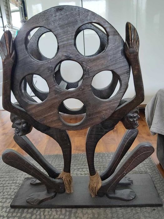 Stojak na wino rzeźba Afryka