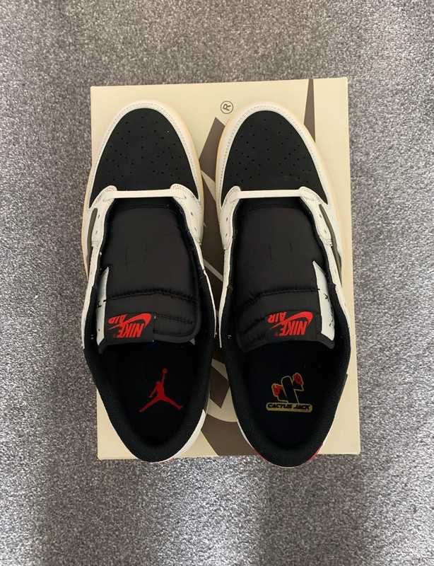 Buty Nike Retro Low OG SP r.42/ jordan 1/Olive / Travis Scott