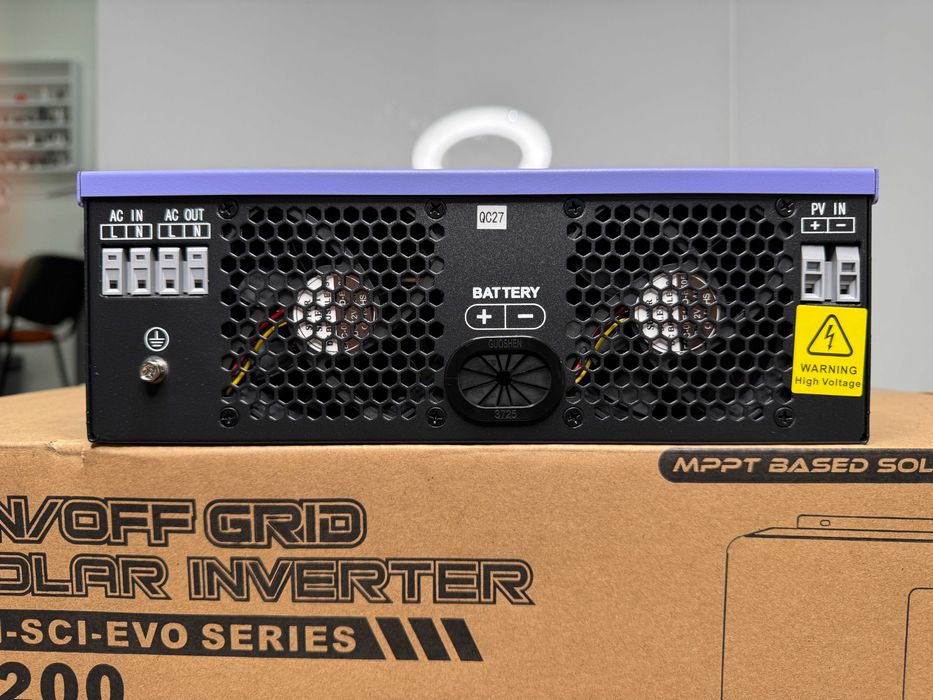 Гібридний сонячний інвертор бесперебойник Anern SCI-EVO-3200 24v