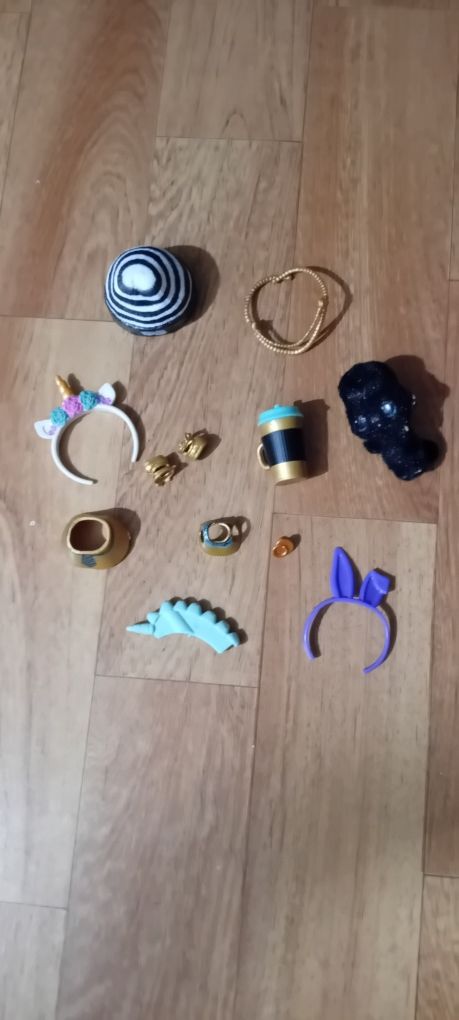 Bonecas LOL + Acessórios