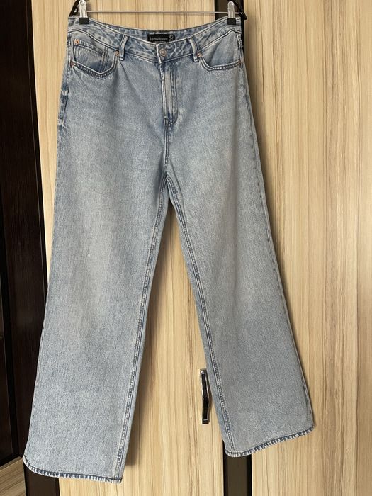 Jeansy Stradivarius