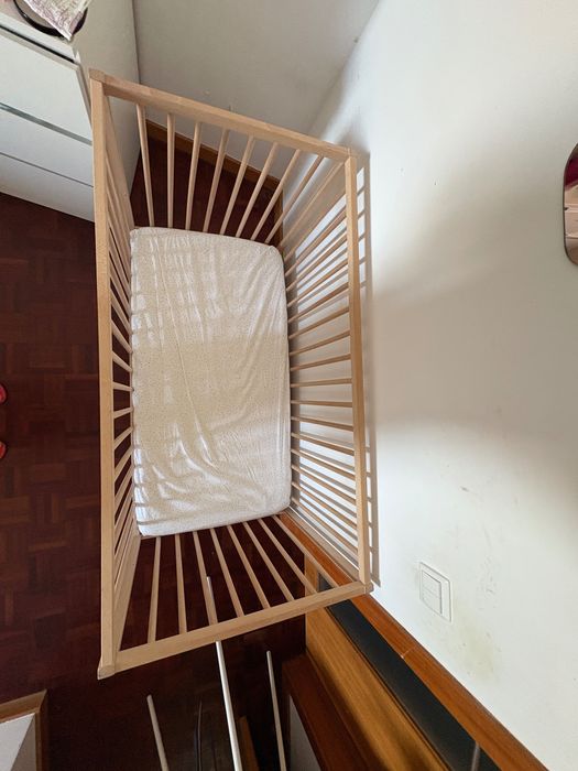 Berço com colchão (Ikea)
