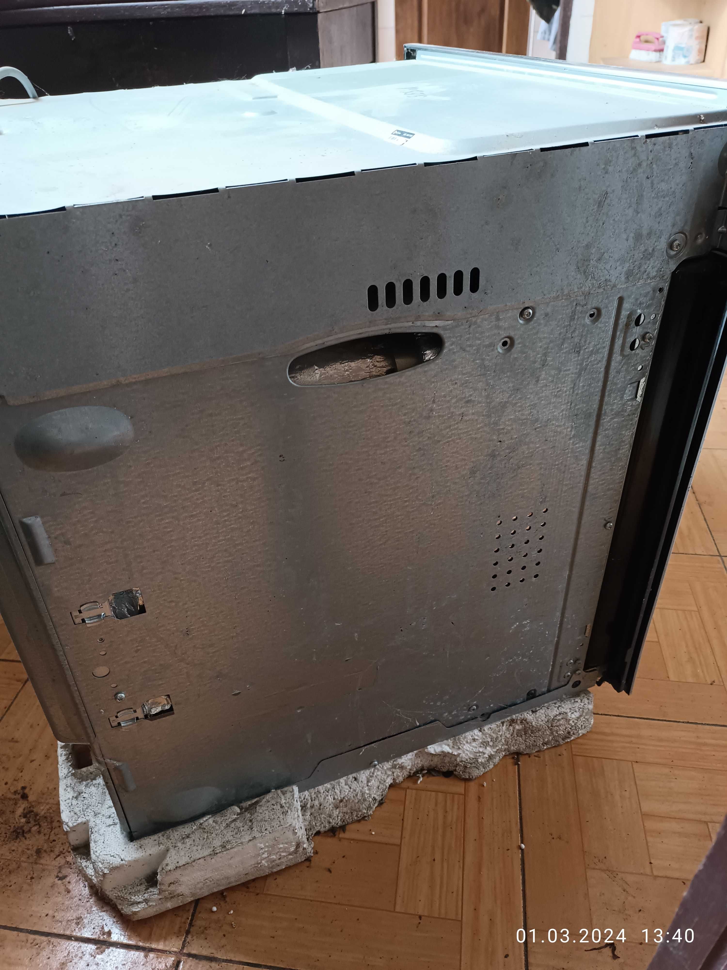 Духовой шкаф AEG BP501310NM