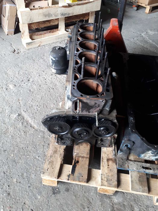 Blok silnika Zetor Ursus 6 cylindrowy. Jak nowy. 500 mth. Polecam
