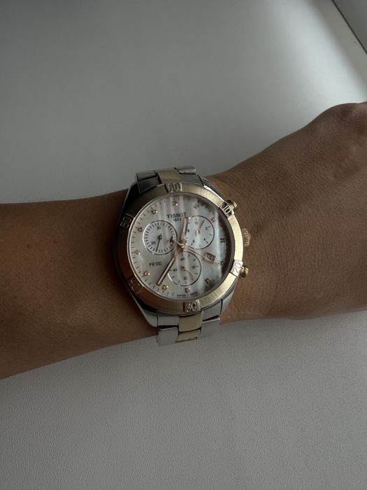 Наручний годинник Tissot з діаманиами