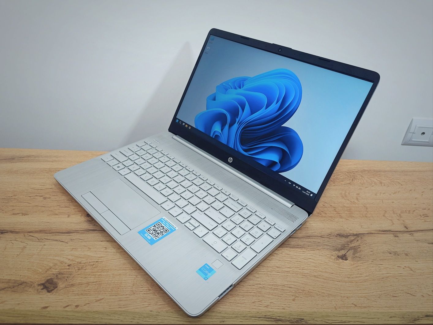 15'6 FHD ноутбук HP/i3-1115G4/8GB DDR4/SSD 256GB/Батарея 4% зносу