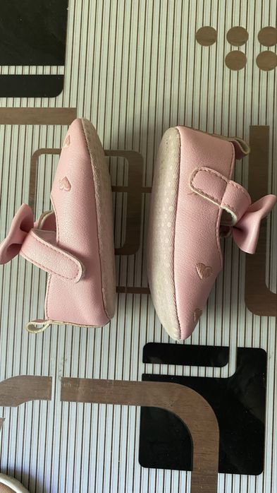 Капчики, туфульки, пінетки, босоніжки на один рік, перше взуття