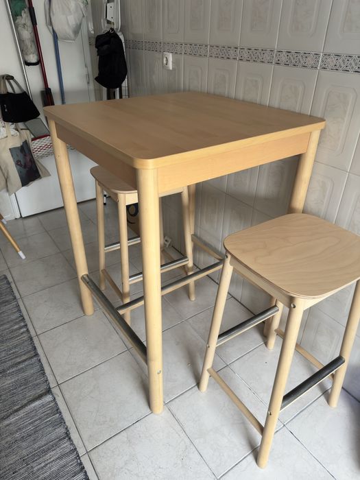 Mesa e Cadeiras Altas Rönninge IKEA