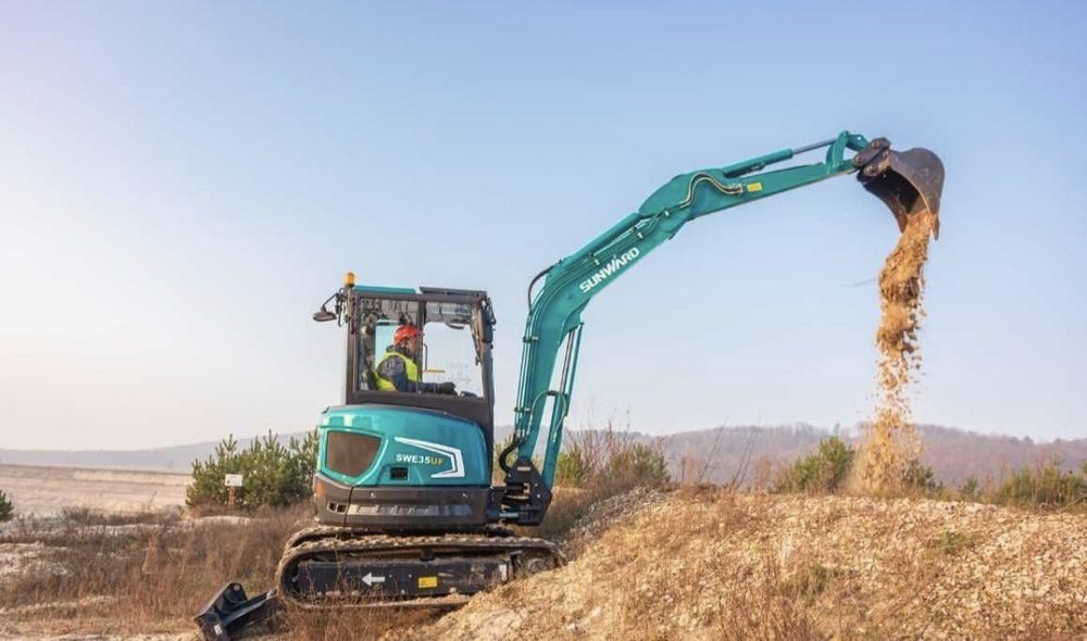 Оренда міні-екскаватора з оператором | Послуги ескаватора | Копання