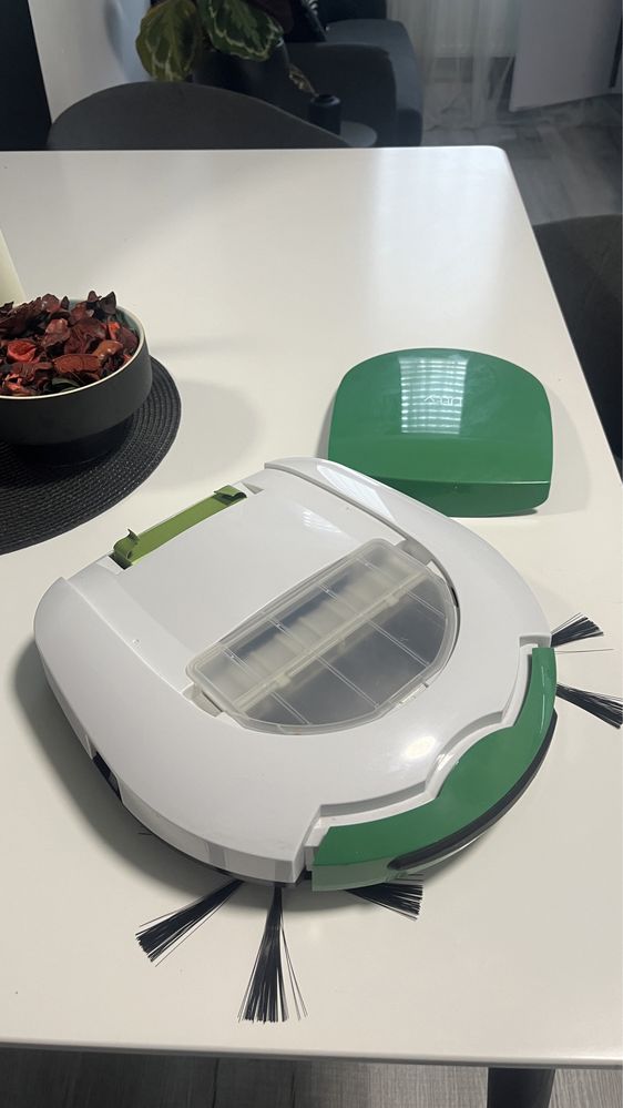 Робот-пилосос Utty RVC-01