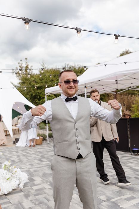 Весільний костюм