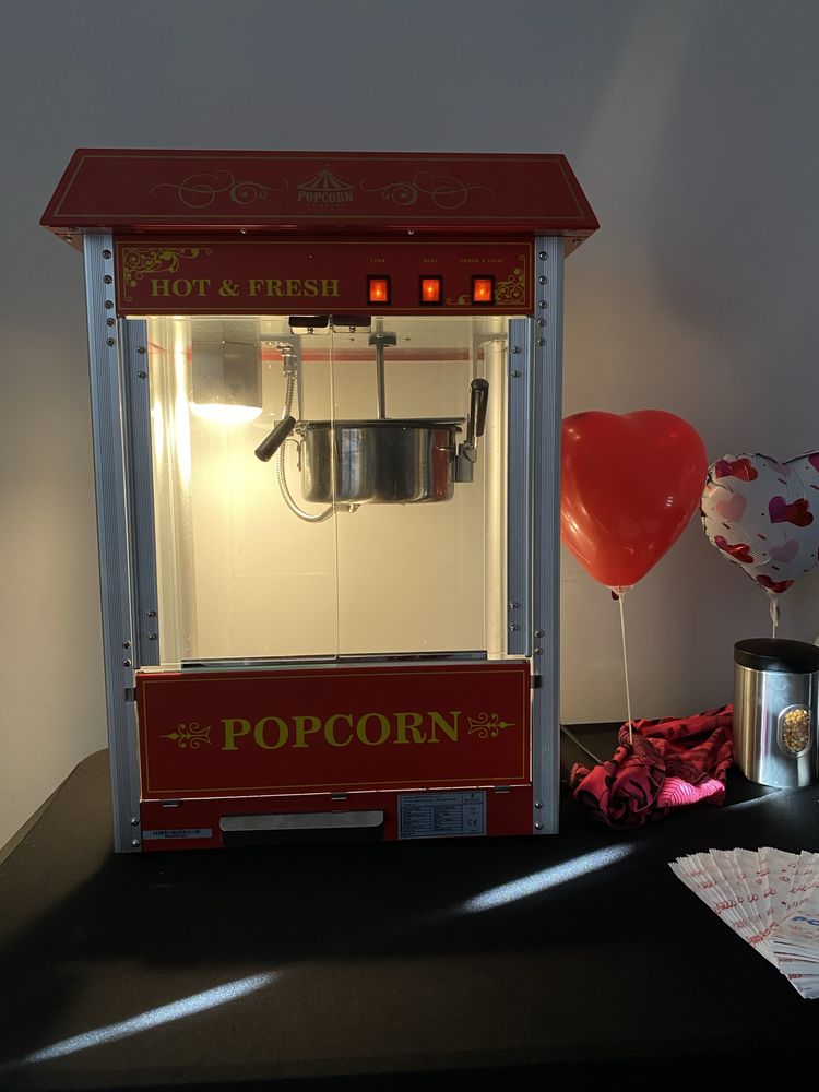 Maszyna do popcornu waty cukrowej zywa maskotka, fontanna do czekolady