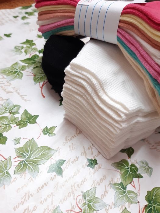 19 pares de soquetes 7+6+6 em algodão  bom