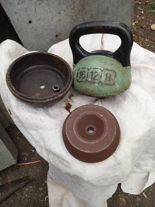 Продам гирю 8.12.16.кг.в робочому стані