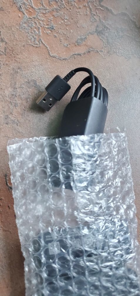 кабель зарядки смартфону