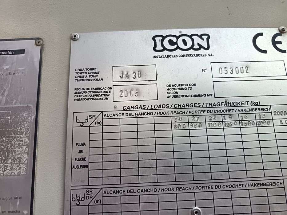 Grua Automontante de 30 metros