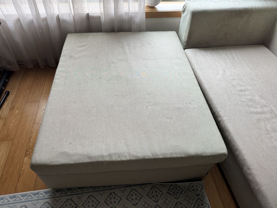 Sofa modelar usado Laskasas