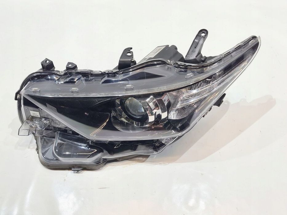 LAMPA PRZÓD LEWY TOYOTA AURIS II 15r LIFT 81150-02K30