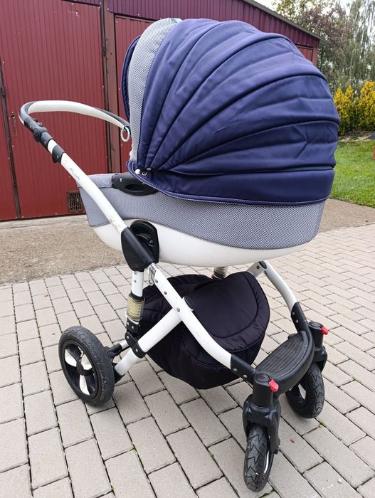 Wózek z gondolą i spacerówką