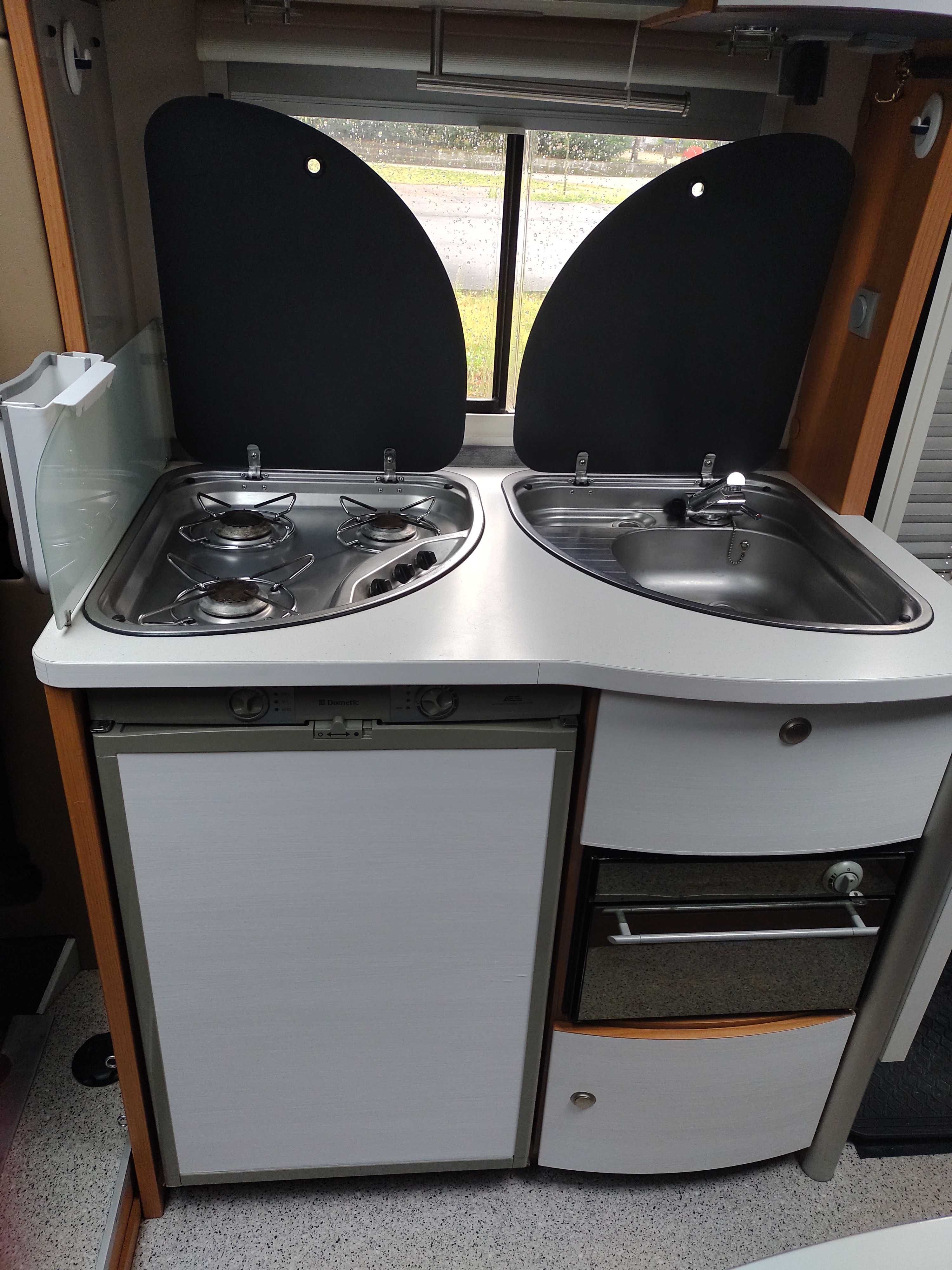 Vendo autocaravana Knaus Sun Ti DCI120 - ano 2005 (perfilada)