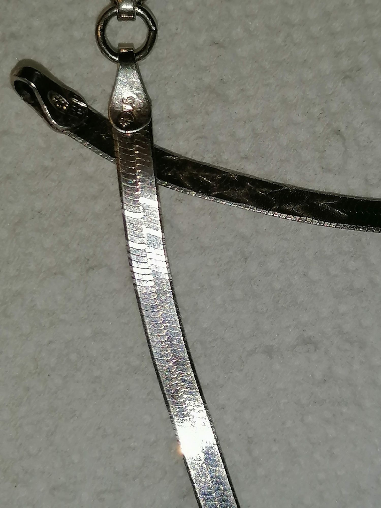 Łańcuszek srebrny 925 widoczna sygnatura głowa kobiety i G