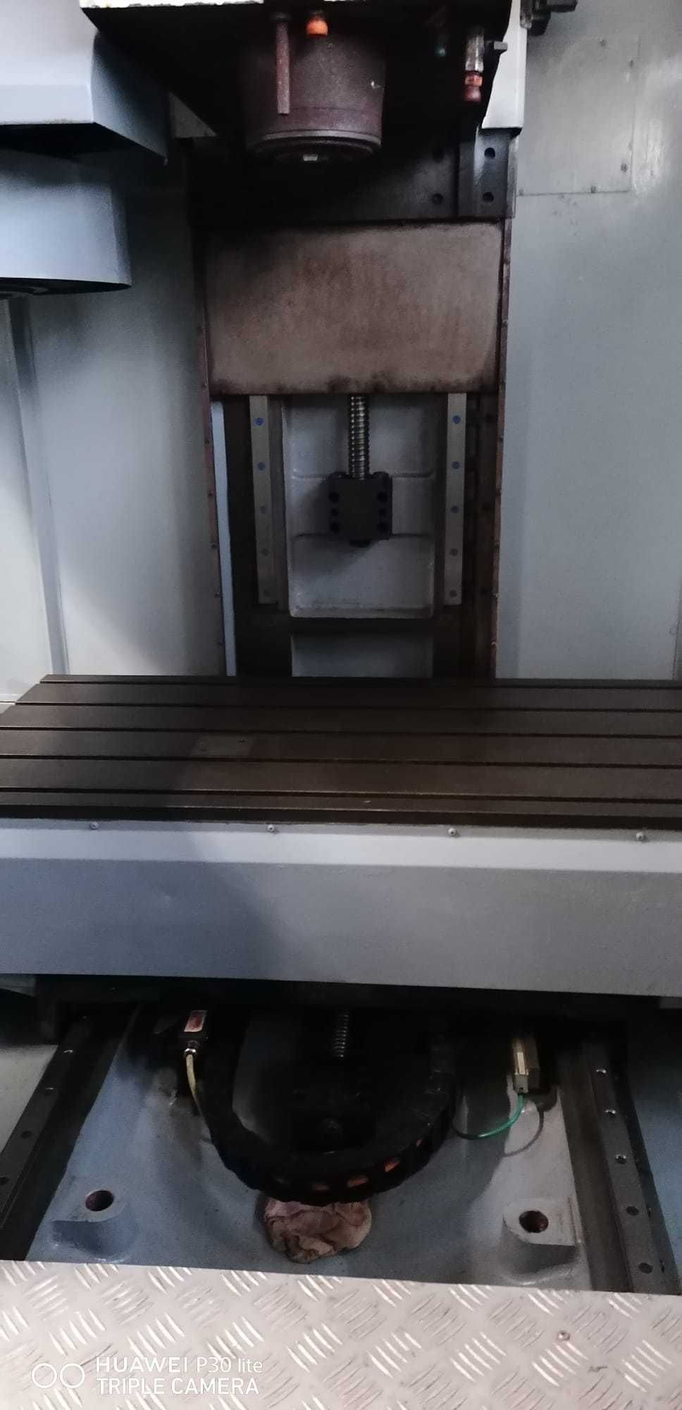 Máquina CNC MAS MCV 1000