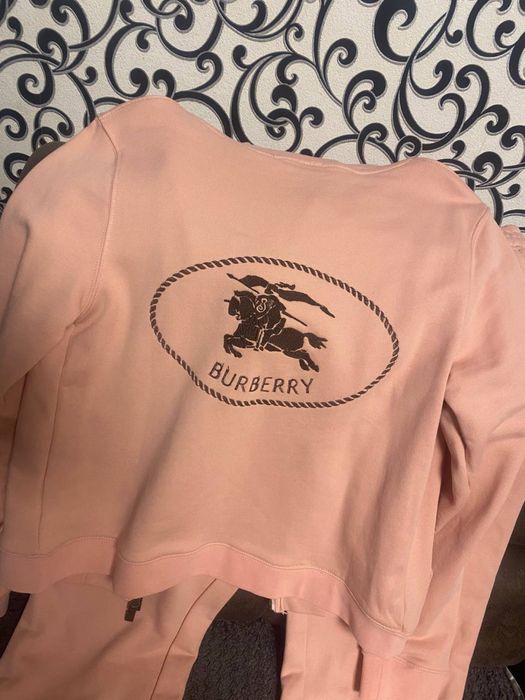 Продам спортивный костюм новый  размер