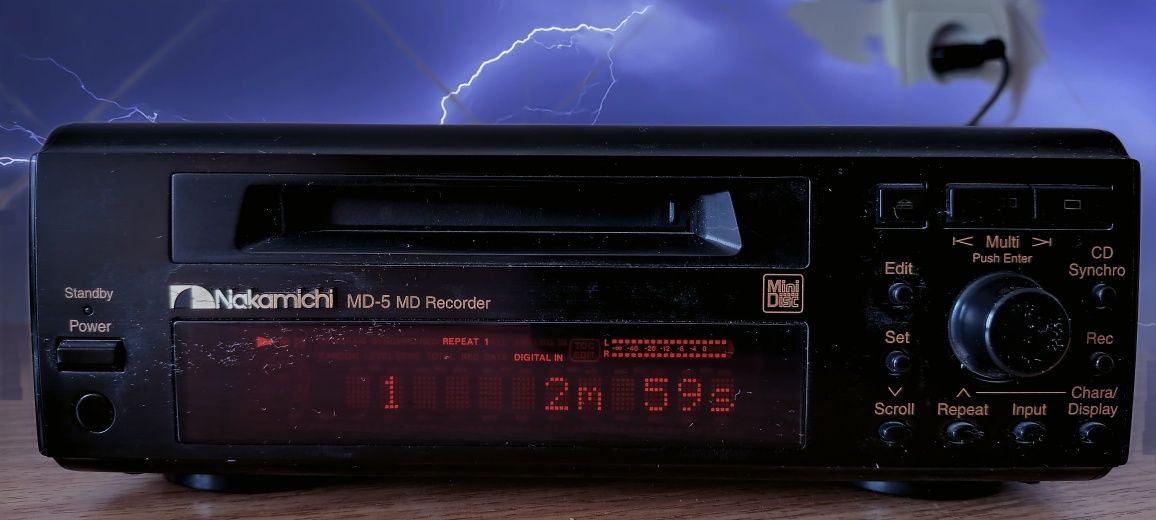 Продам MiniDisc рекордер Nakamichi MD-5