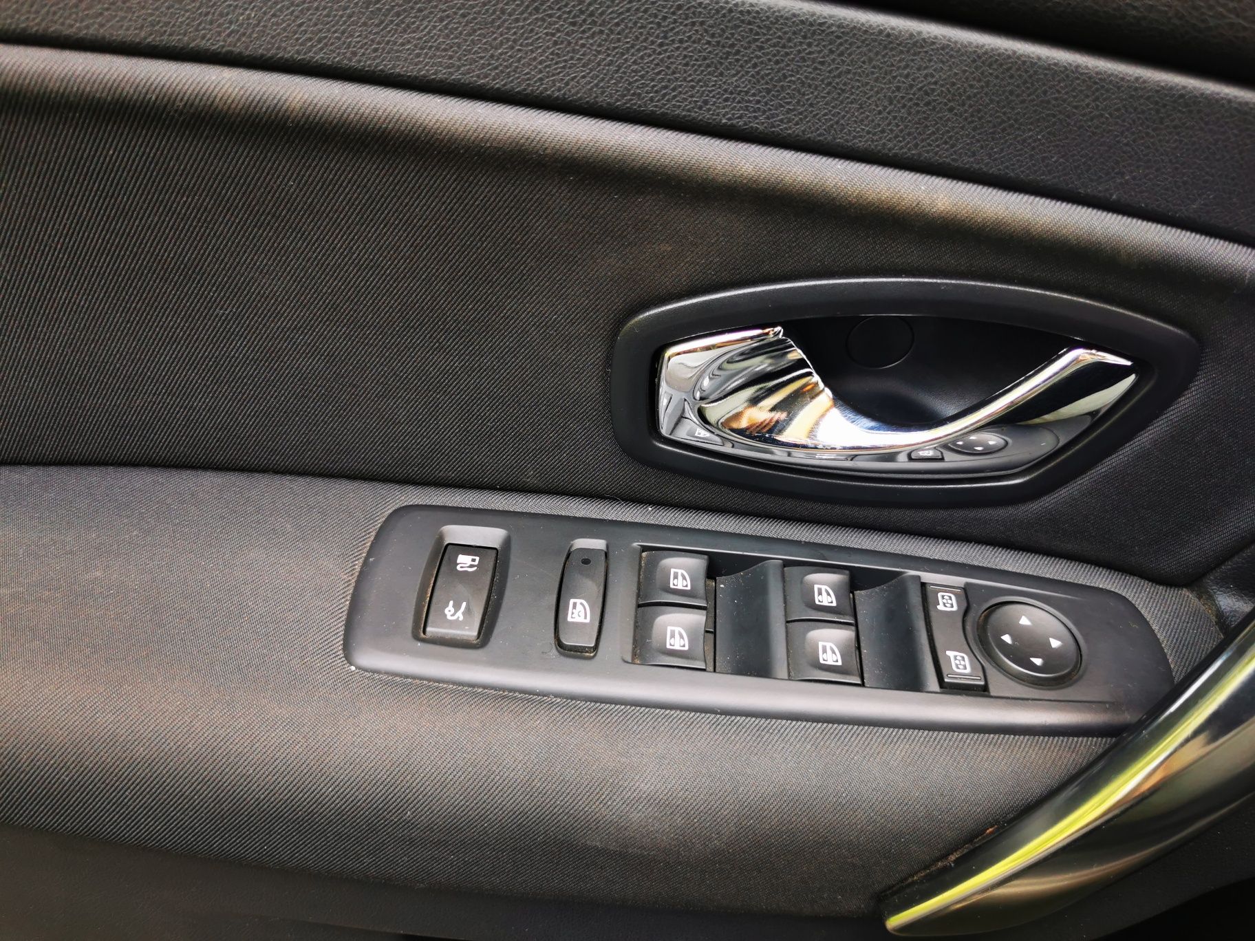 Renault Latitude Diesel 2013 rok