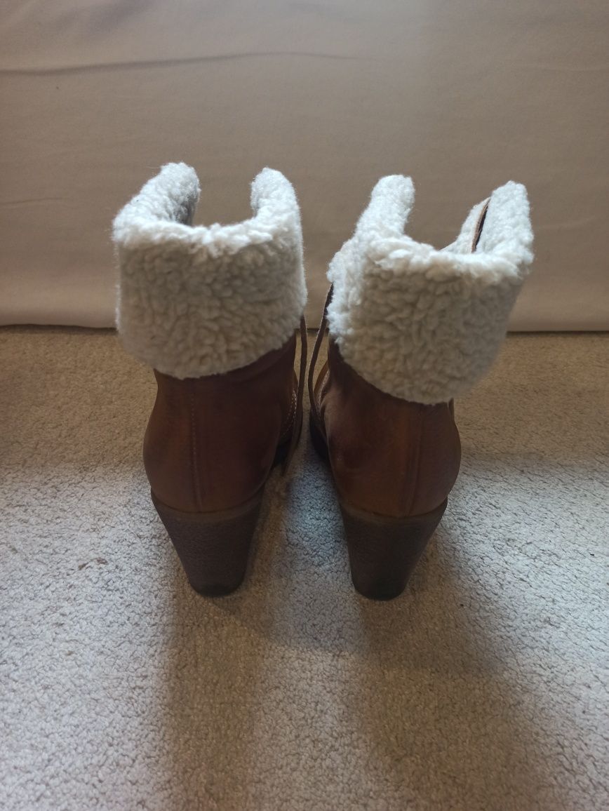 Botki koturna Lasocki 40