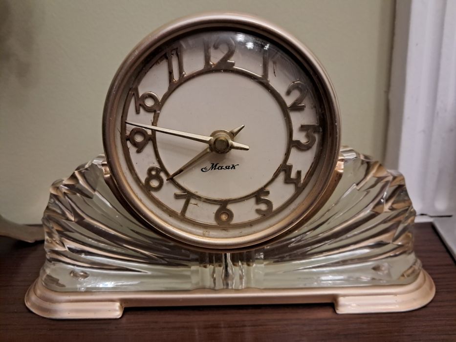 Годинник настільний