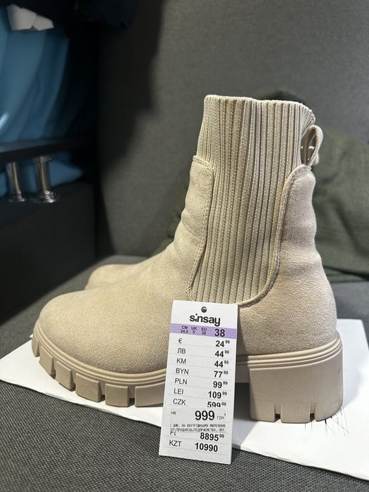 Чоботи на осінь жіночі