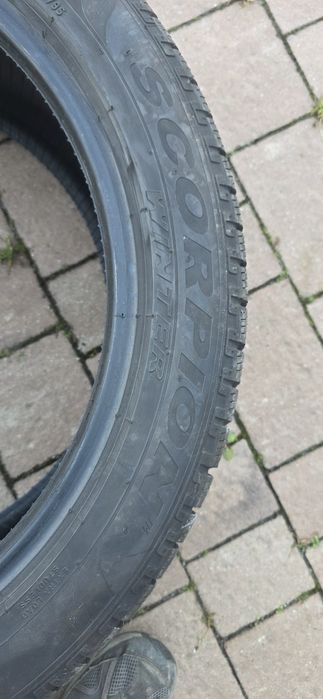 Opony zimowe kpl Pirelli Scorpion Winter 255/45/R20 105V