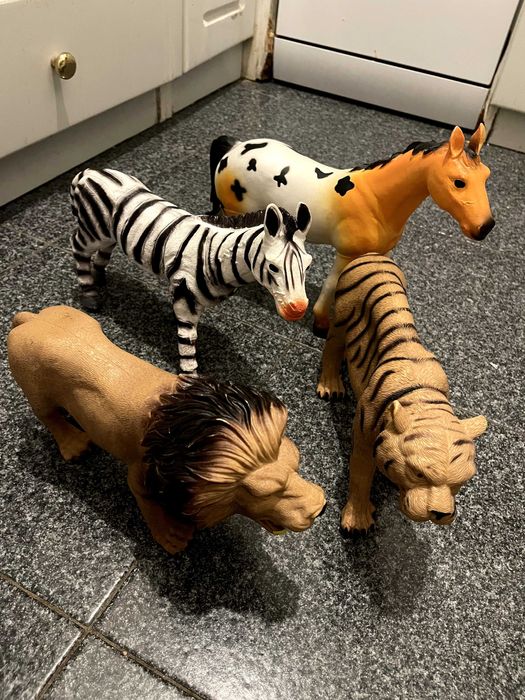 Conjunto de Animais de Brincar [Pack 4 Peças)