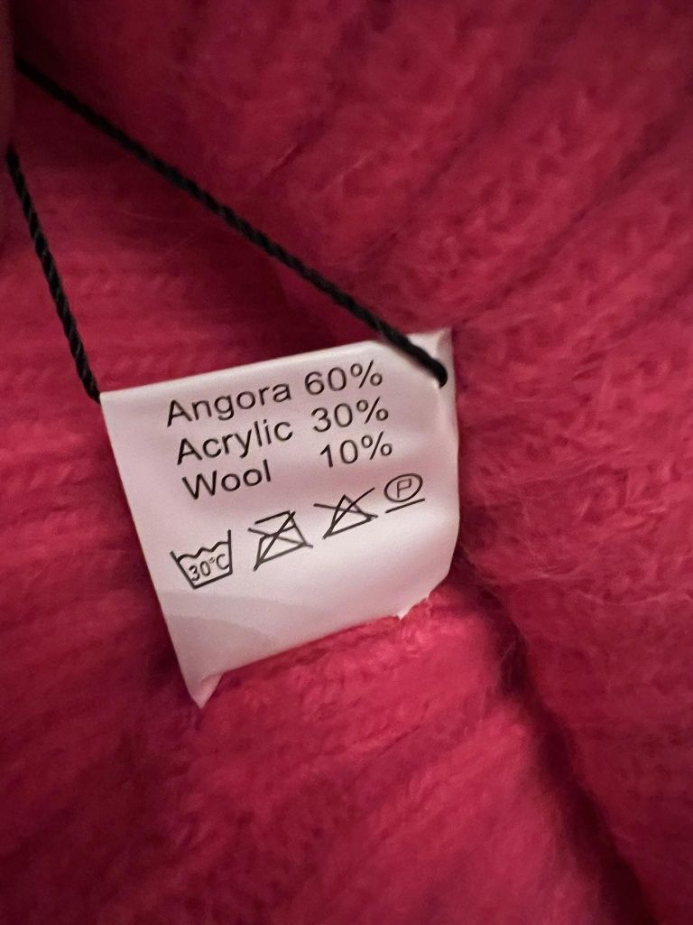 Fuksja czapka z angory 70% WOOL