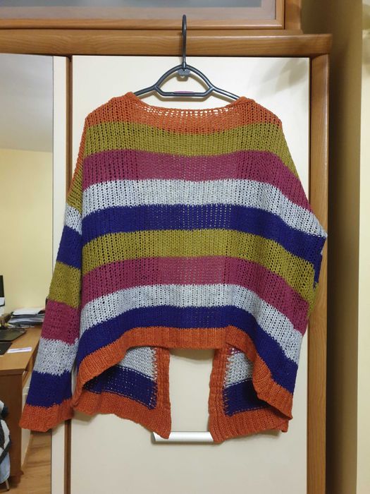 Włoski sweterek z wełną grunge alternative Made In Italy