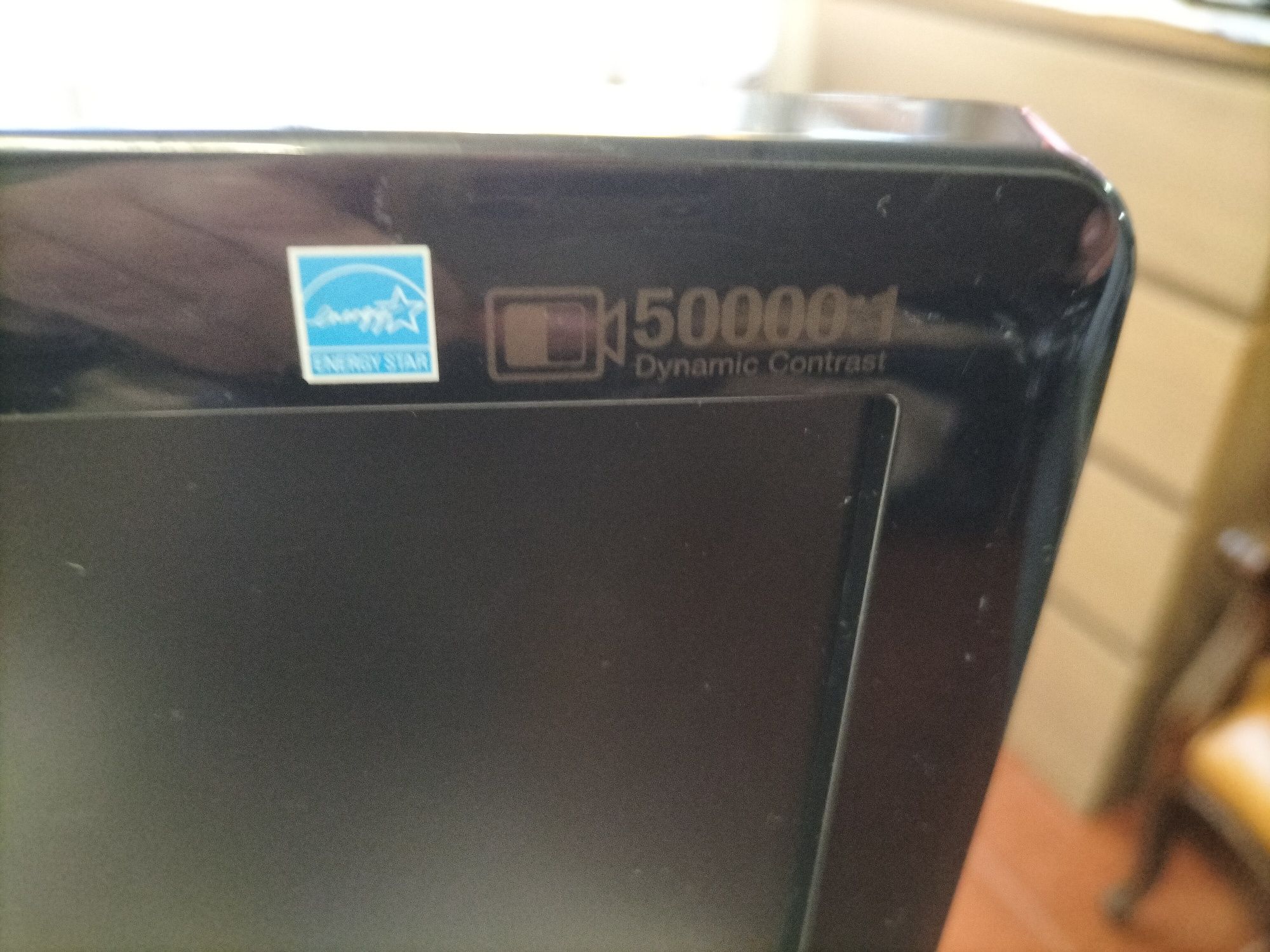 Computador portátil + monitor