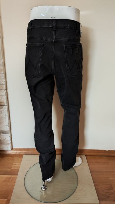 Wrangler Larston Like a Champ czarne męskie jeansy rozm 38/34