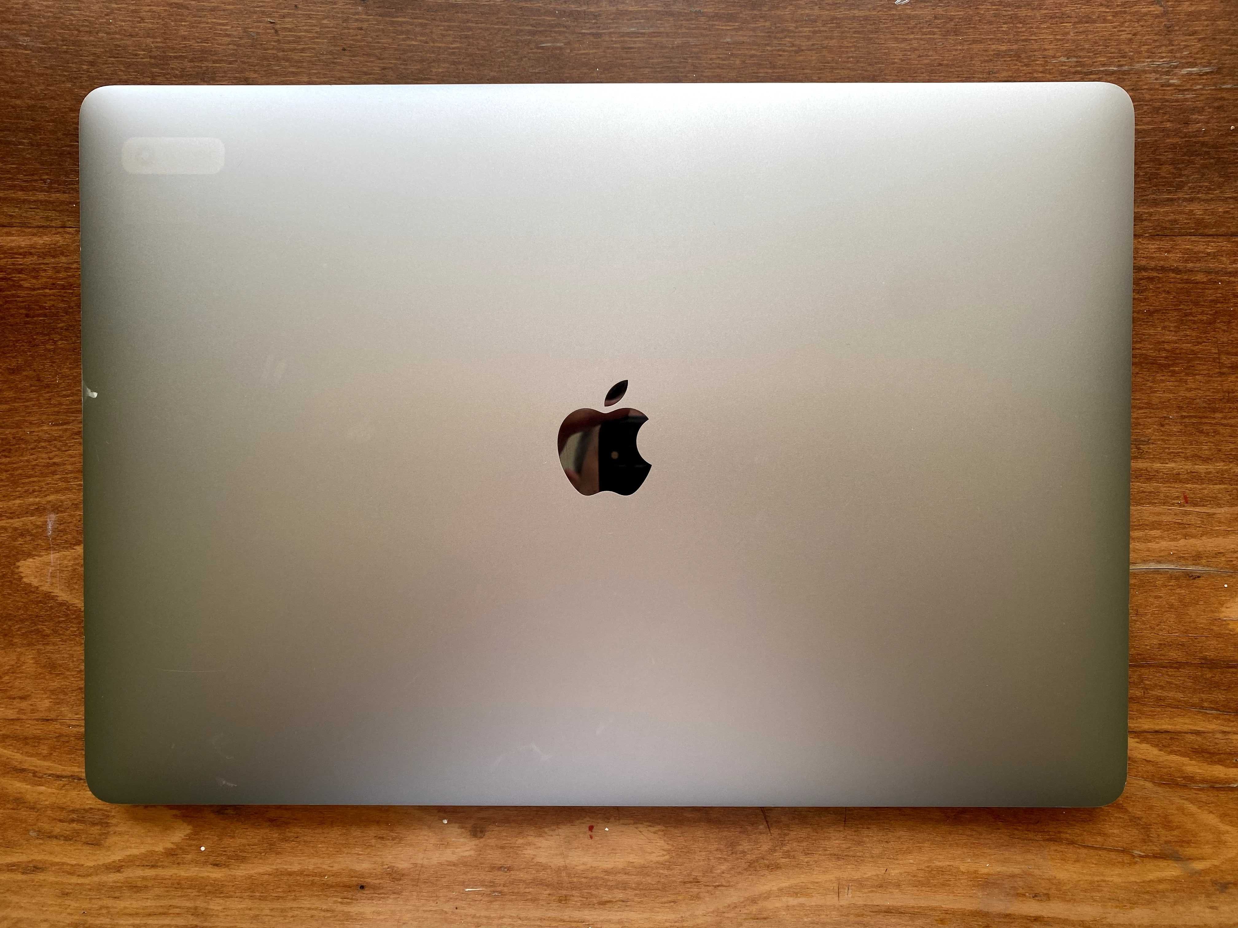 MacBook Pro 15,6" 2017 року / core i7 / 16GB Ram / 256GB SSD / A1707