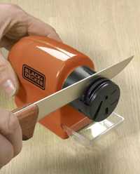 Maszynka do ostrzenia noży lub nożyczek marki Black&Decker