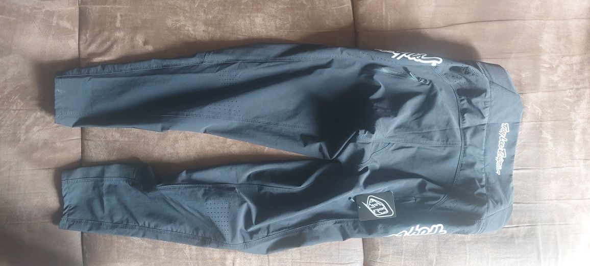 Spodnie rowerowe TroyLeeDesign Nieużywane