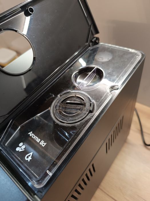 Ekspres automatyczny Saeco Incanto do kawy czarny