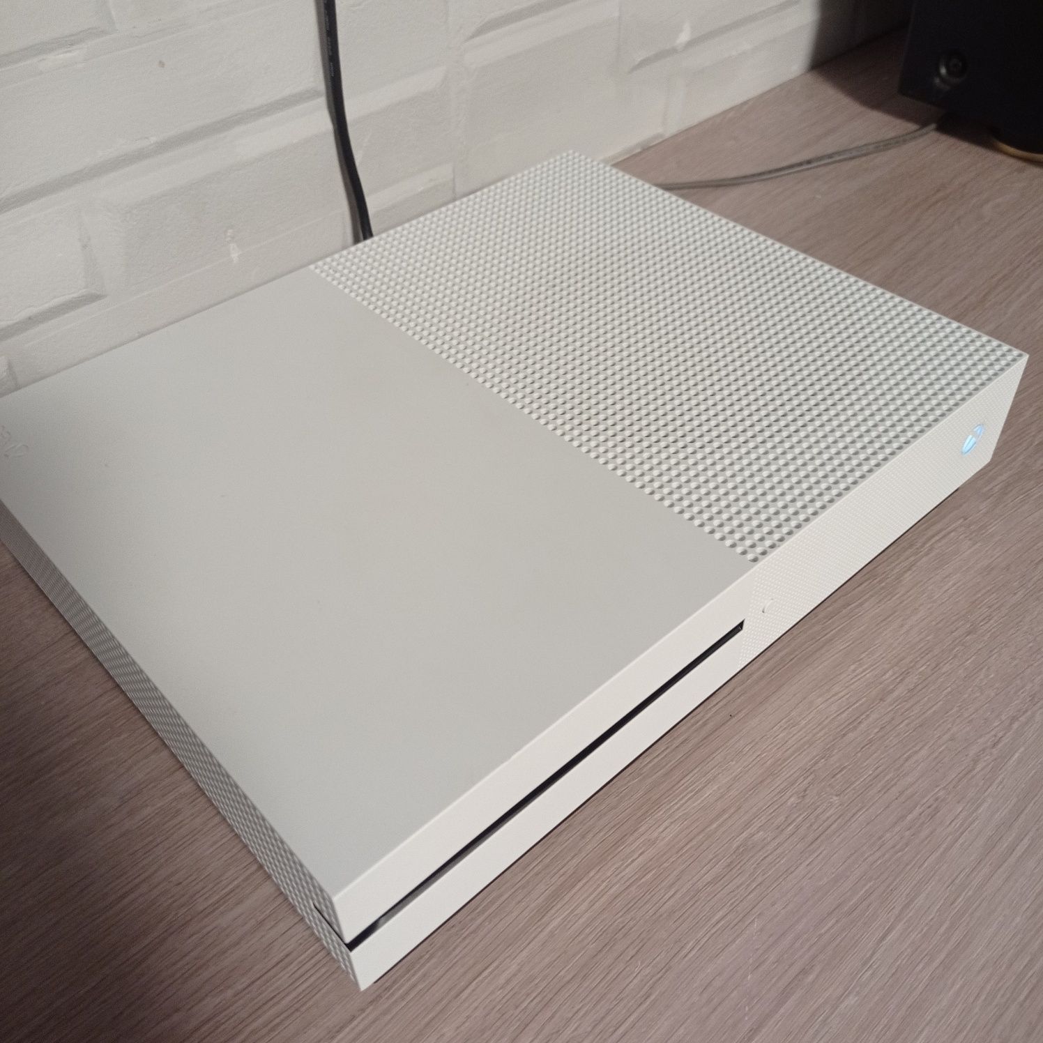 Xbox One S з приводом.