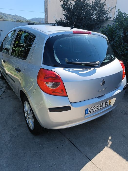 Carro Renault Clio