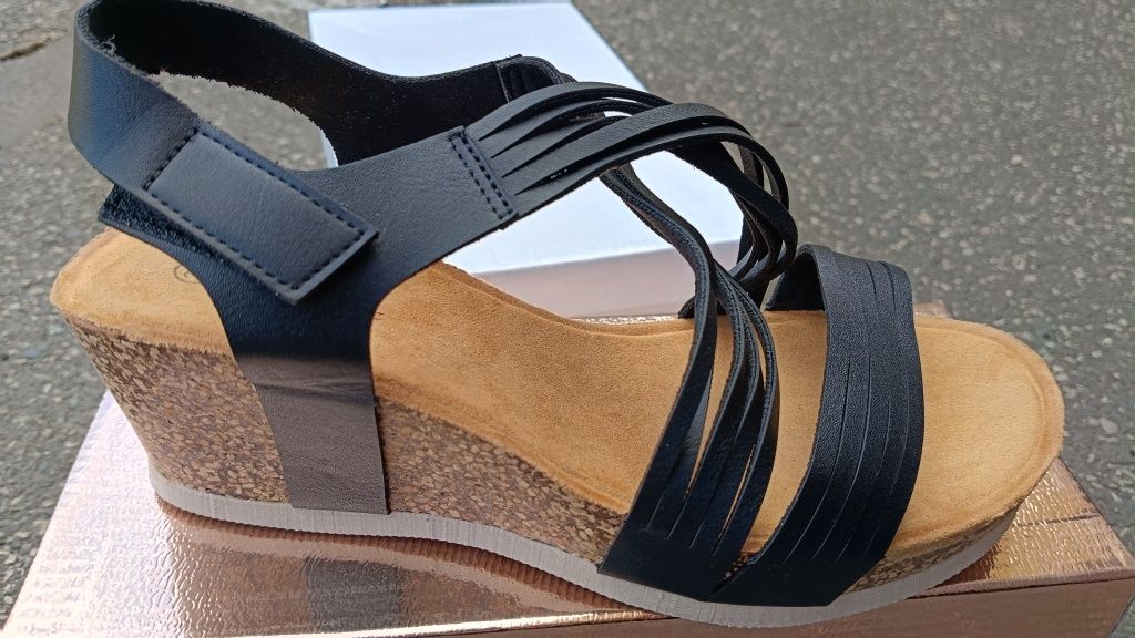 Buty sandały damskie na platformie 39 obcas czarne nowe