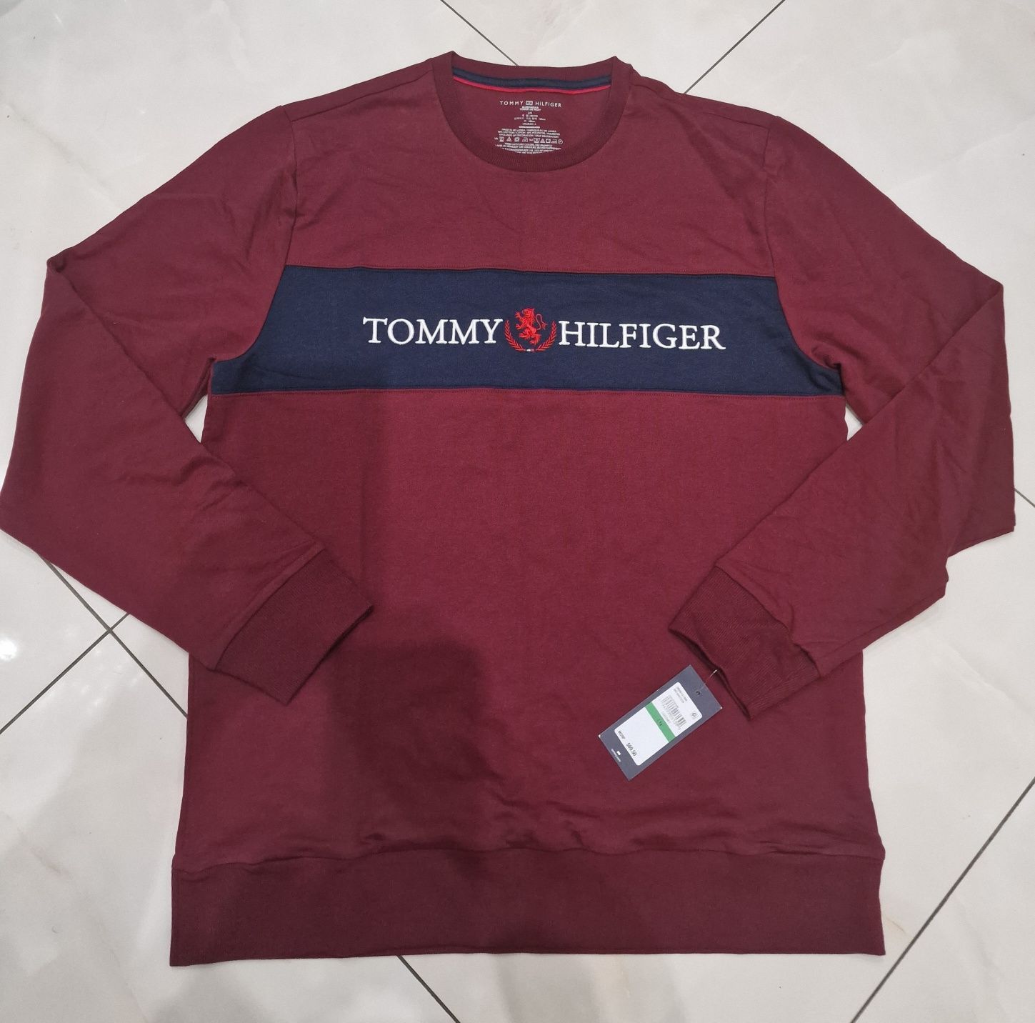 Реглан Tommy Hilfiger L-XL.