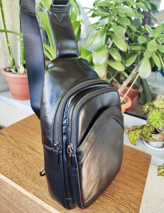 Кожаная мужская Сумка-Слинг. Черная.